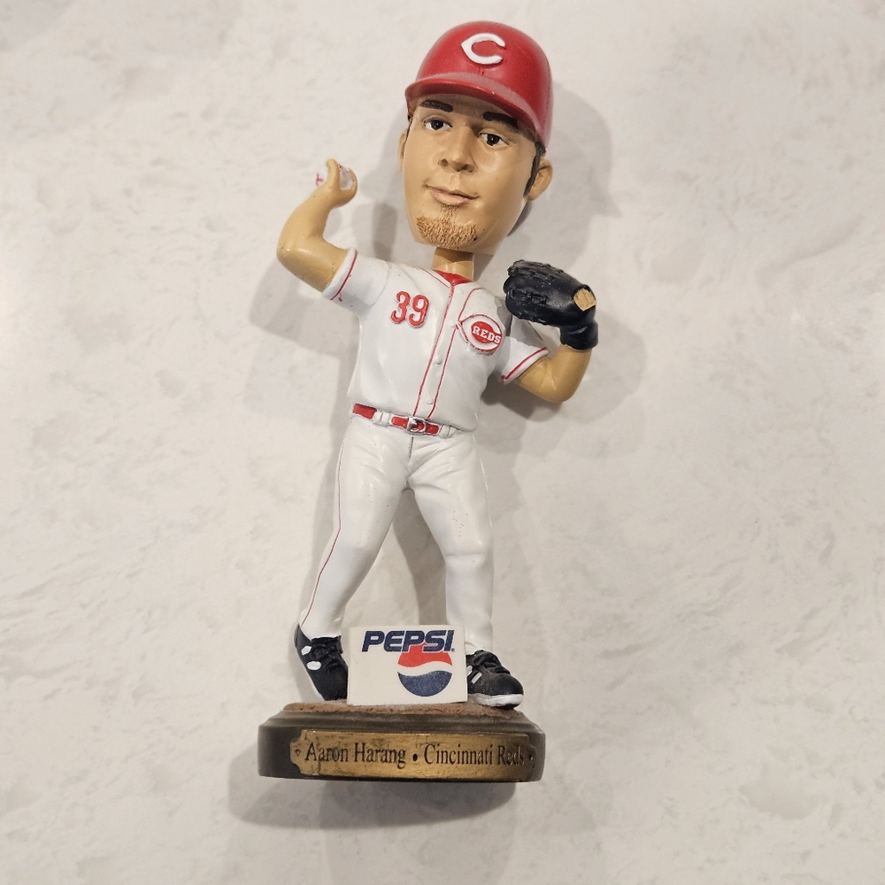 Cincinnati Reds Bobblehead #39